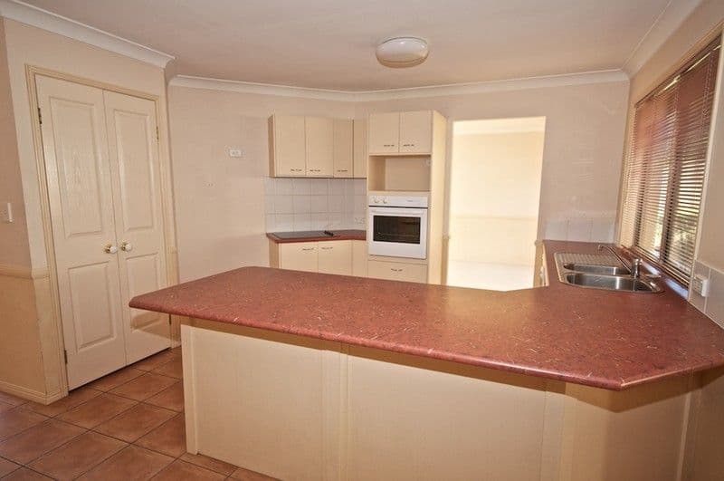 21 Zeller Crescent, ARUNDEL QLD 4214, Arundel - Thumbnail 7