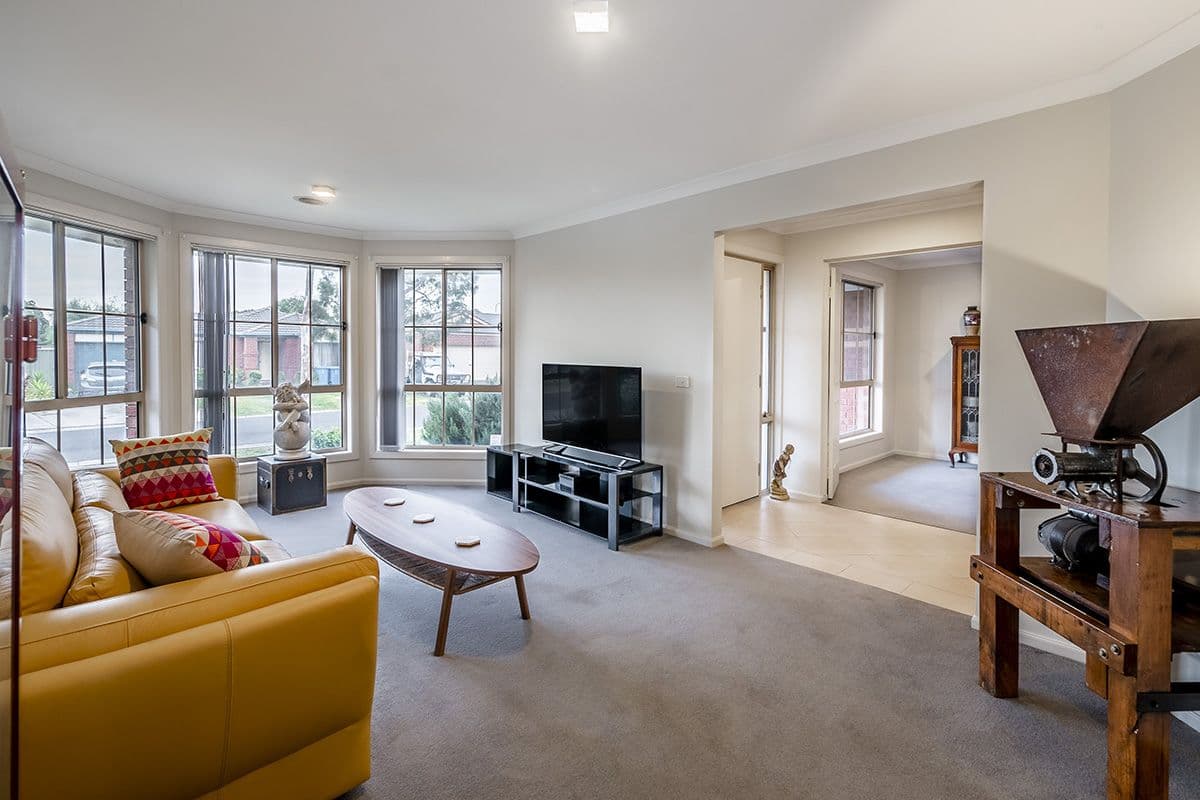 3 Houndsforth Street, Cranbourne East VIC 3977, Cranbourne East - Thumbnail 3