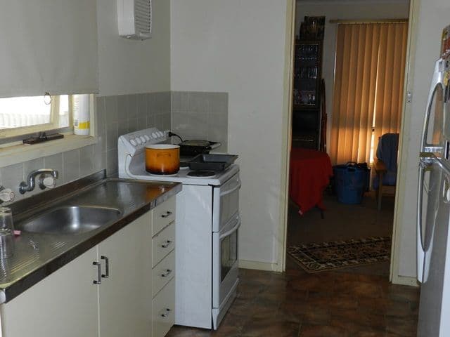 6 Bahnisch Avenue, BERRI SA 5343, Berri - Thumbnail 2