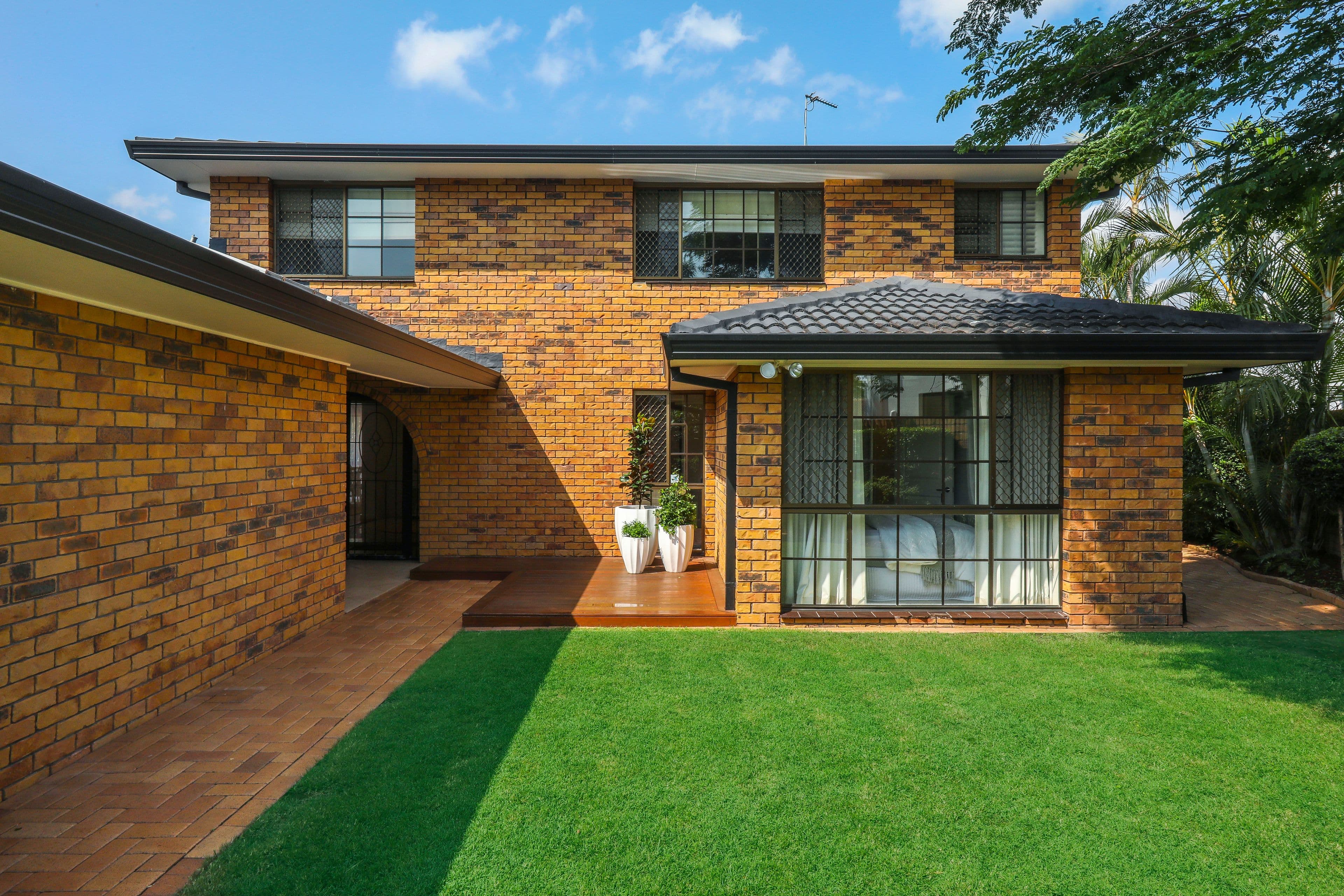 38 Tosti Street, Sorrento QLD 4217, Sorrento - Thumbnail 3