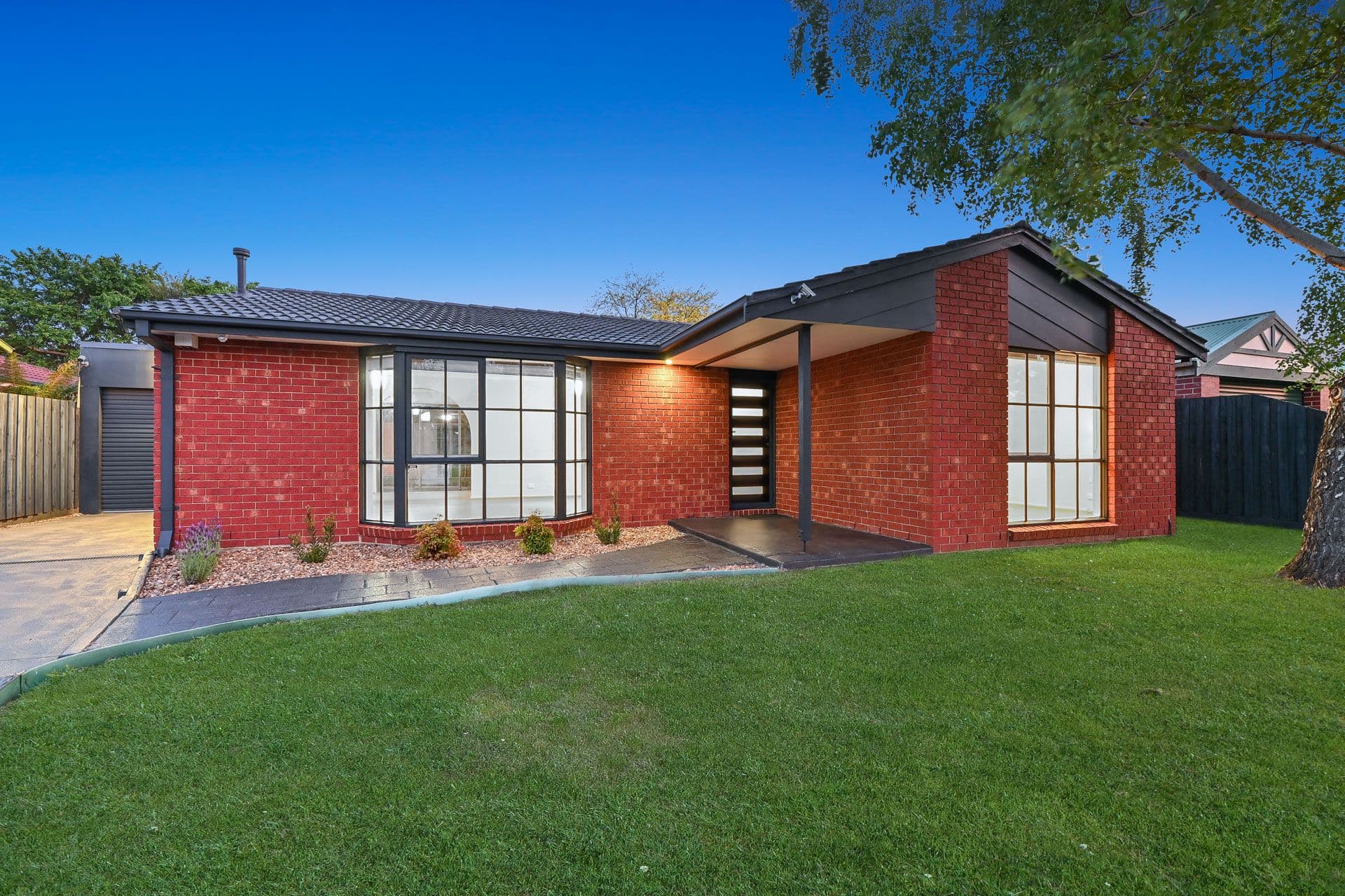 65 St Boswells Avenue, Berwick VIC 3806, Berwick - Thumbnail 2