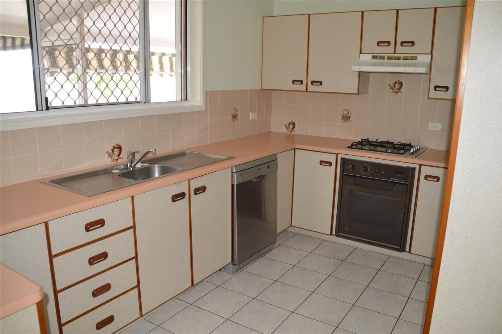 13 Reigel Drive, Gracemere QLD 4702, Gracemere - Thumbnail 2