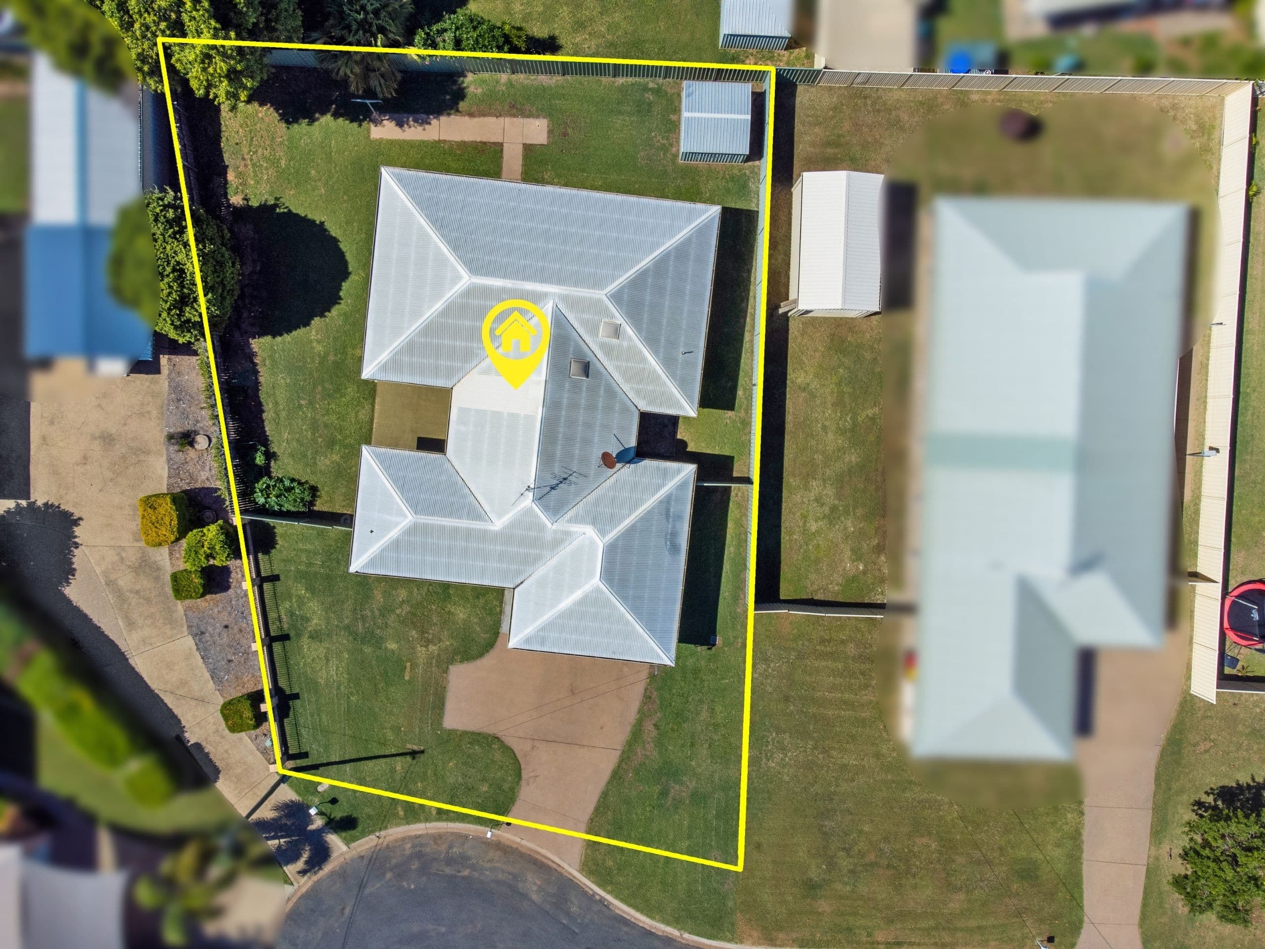 9 Chalmers Crescent, Emerald QLD 4720, Emerald - Thumbnail 3