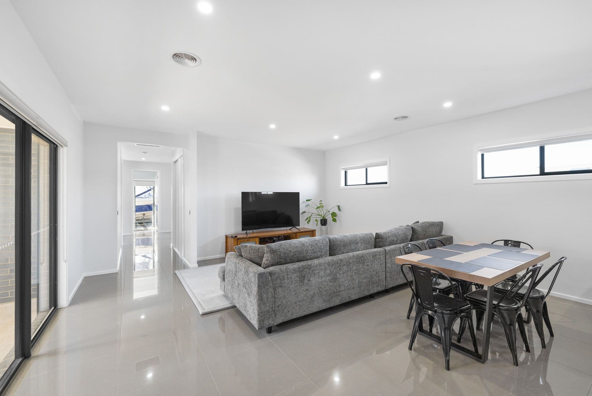 8 Rinella Way, Werribee VIC 3030, Werribee - Thumbnail 3