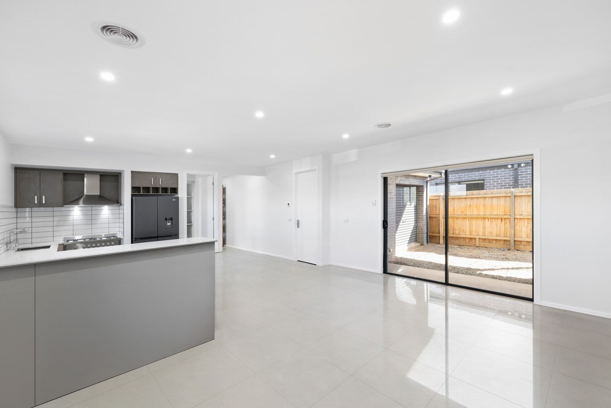 8 Rinella Way, Werribee VIC 3030, Werribee - Thumbnail 7