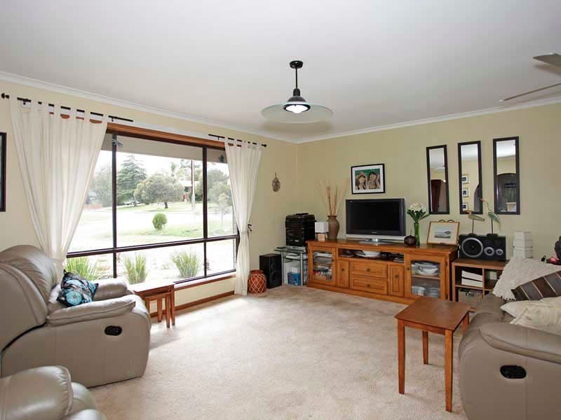 6 Jeffrey Court, CLAYTON SOUTH, VIC, 3169, Clayton South - Thumbnail 2