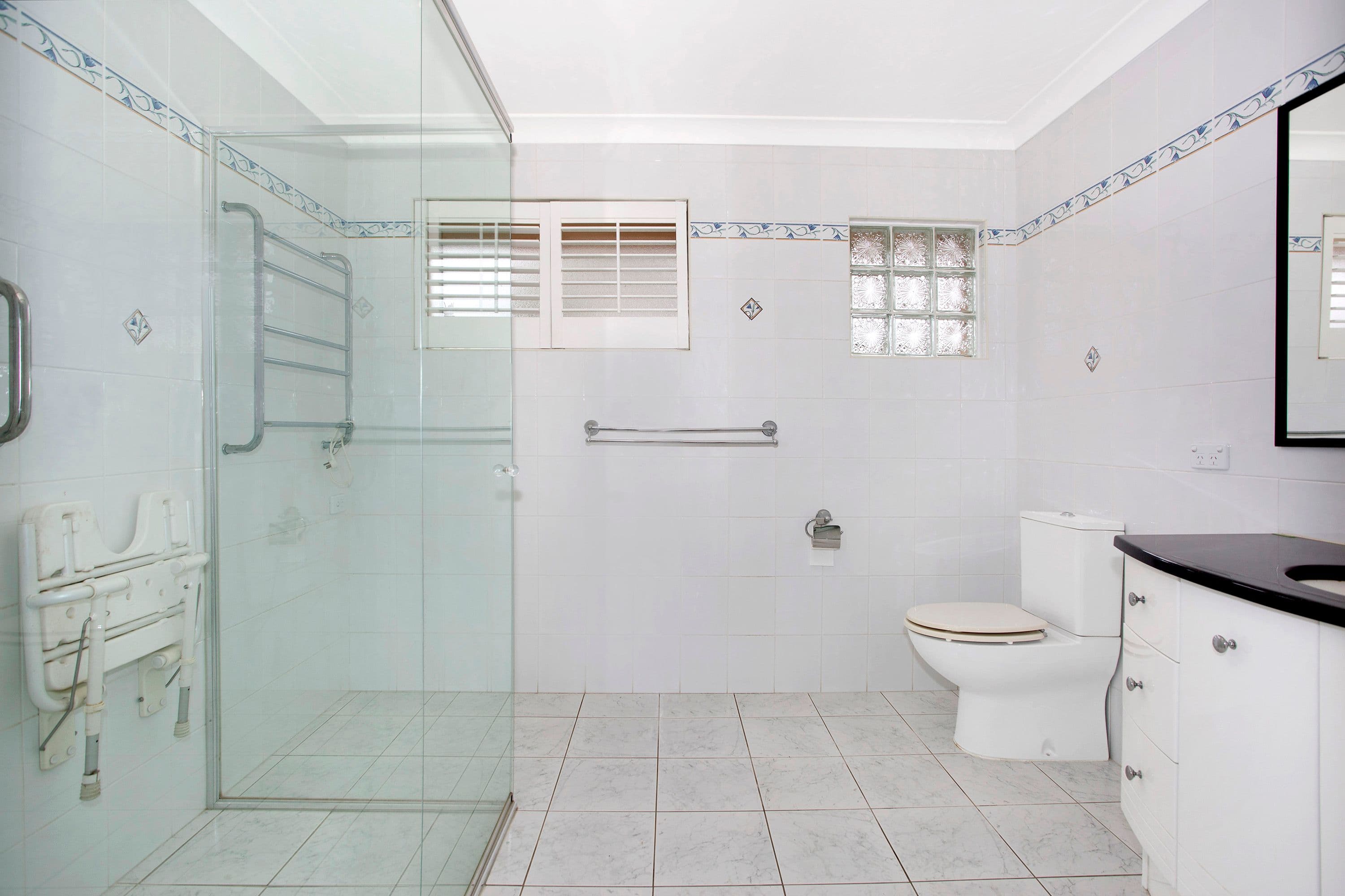 224 Lakedge Avenue, Berkeley Vale - Thumbnail 2