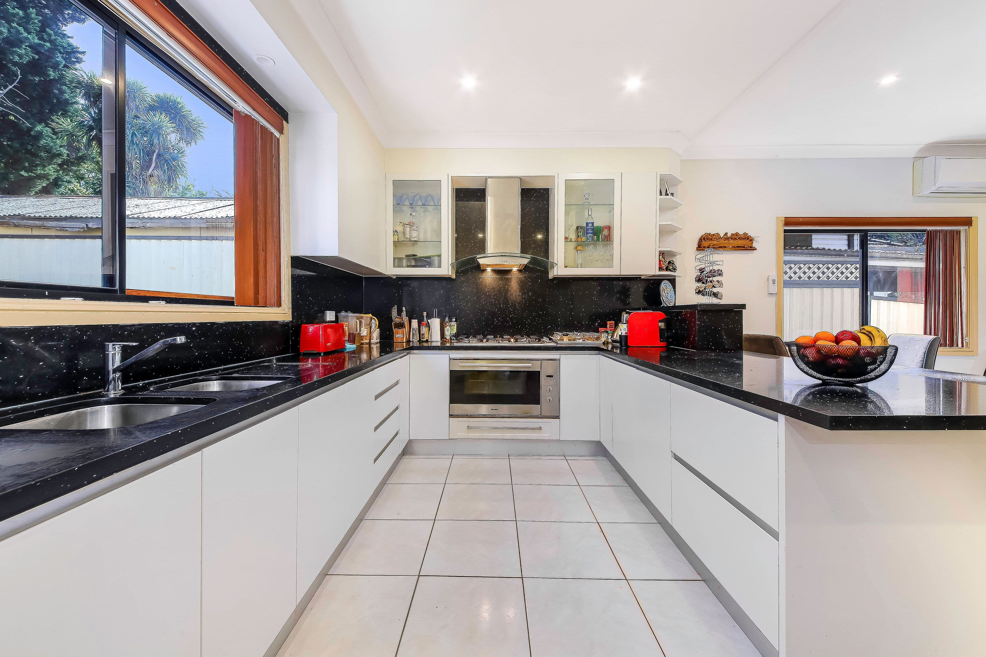 24 Downing Avenue, Regents Park - Thumbnail 2