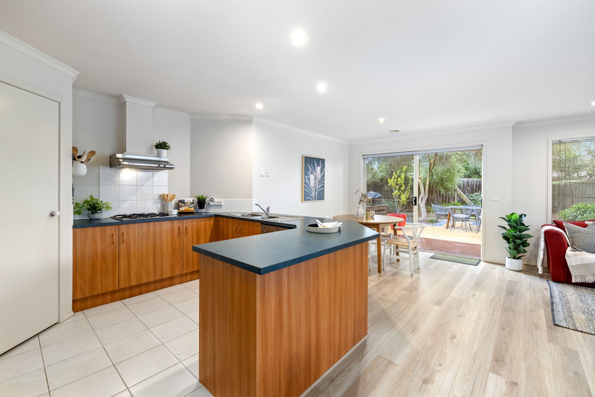 37 Priorswood Drive, Hoppers Crossing VIC 3029, Hoppers Crossing - Thumbnail 2