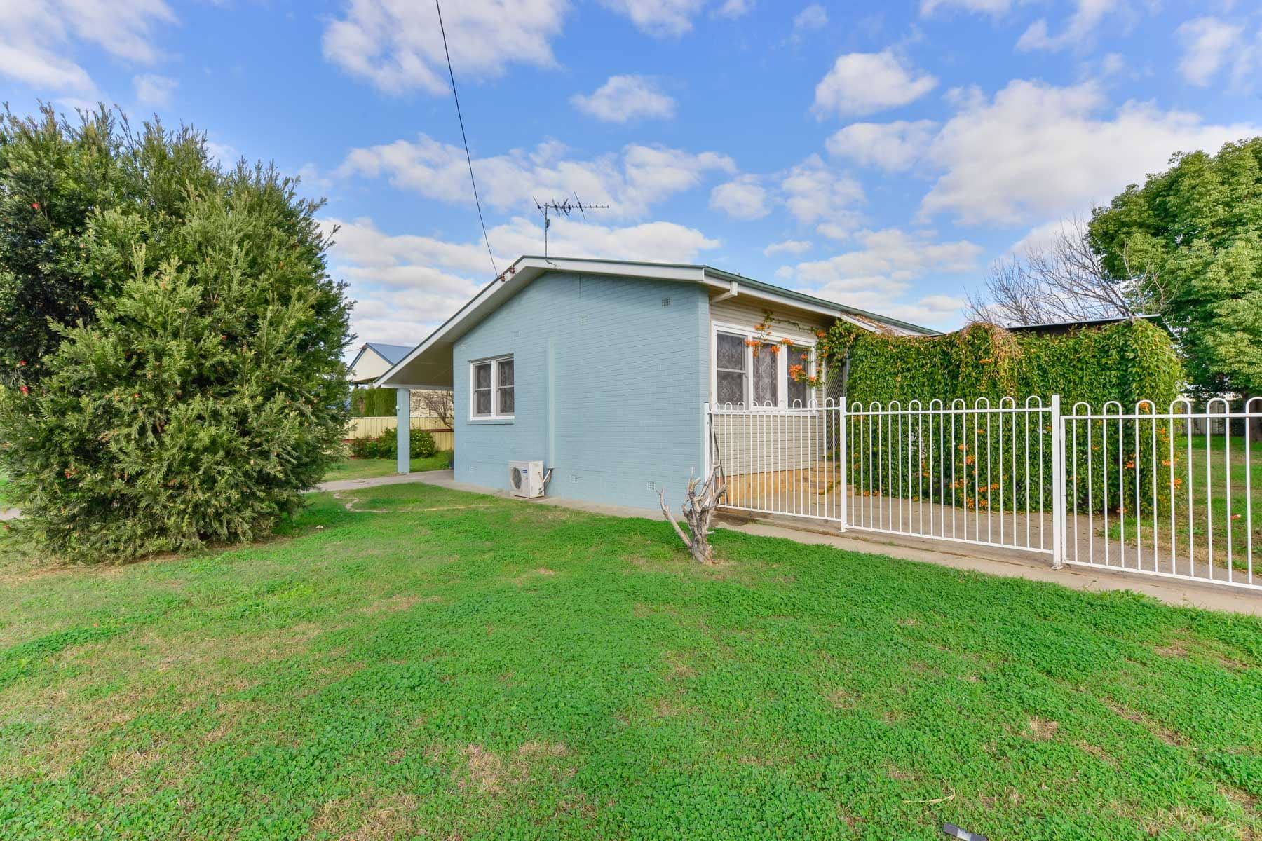 12 Churchill Street, Tamworth NSW 2340, South Tamworth - Thumbnail 2