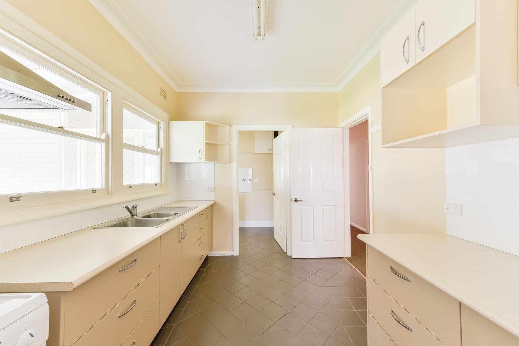 12 Churchill Street, Tamworth NSW 2340, South Tamworth - Thumbnail 5