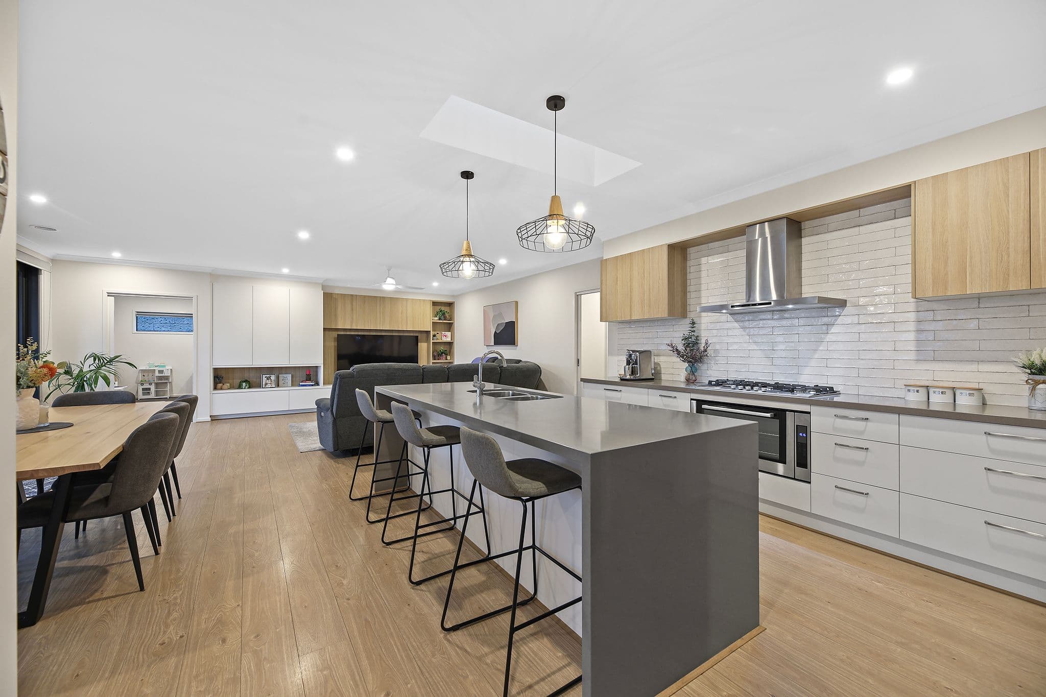71 Willandra Circuit, Warragul VIC 3820, Warragul - Thumbnail 2