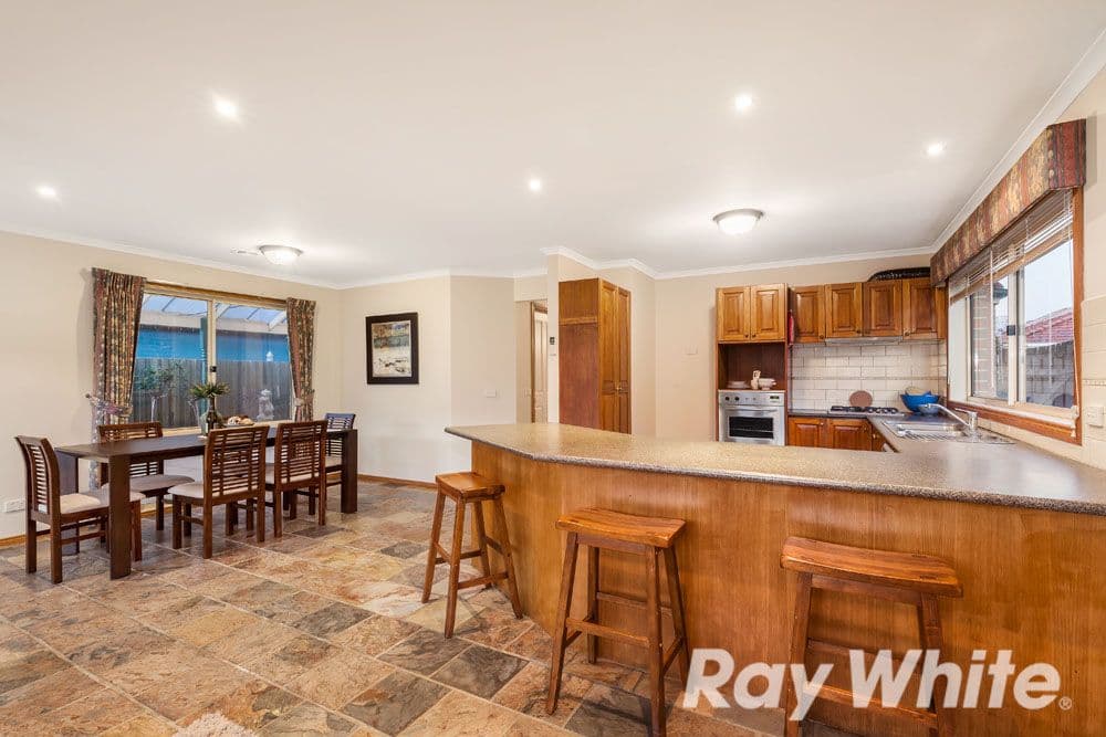 6 Waiora Close, Wantirna South VIC 3152, Wantirna South - Thumbnail 4