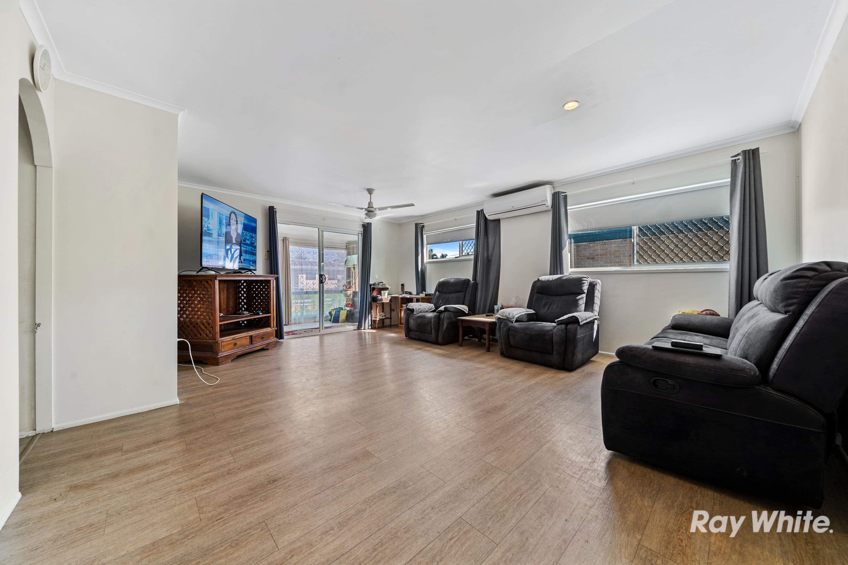 34 Aquarius Drive, Kingston QLD 4114, Kingston - Thumbnail 4