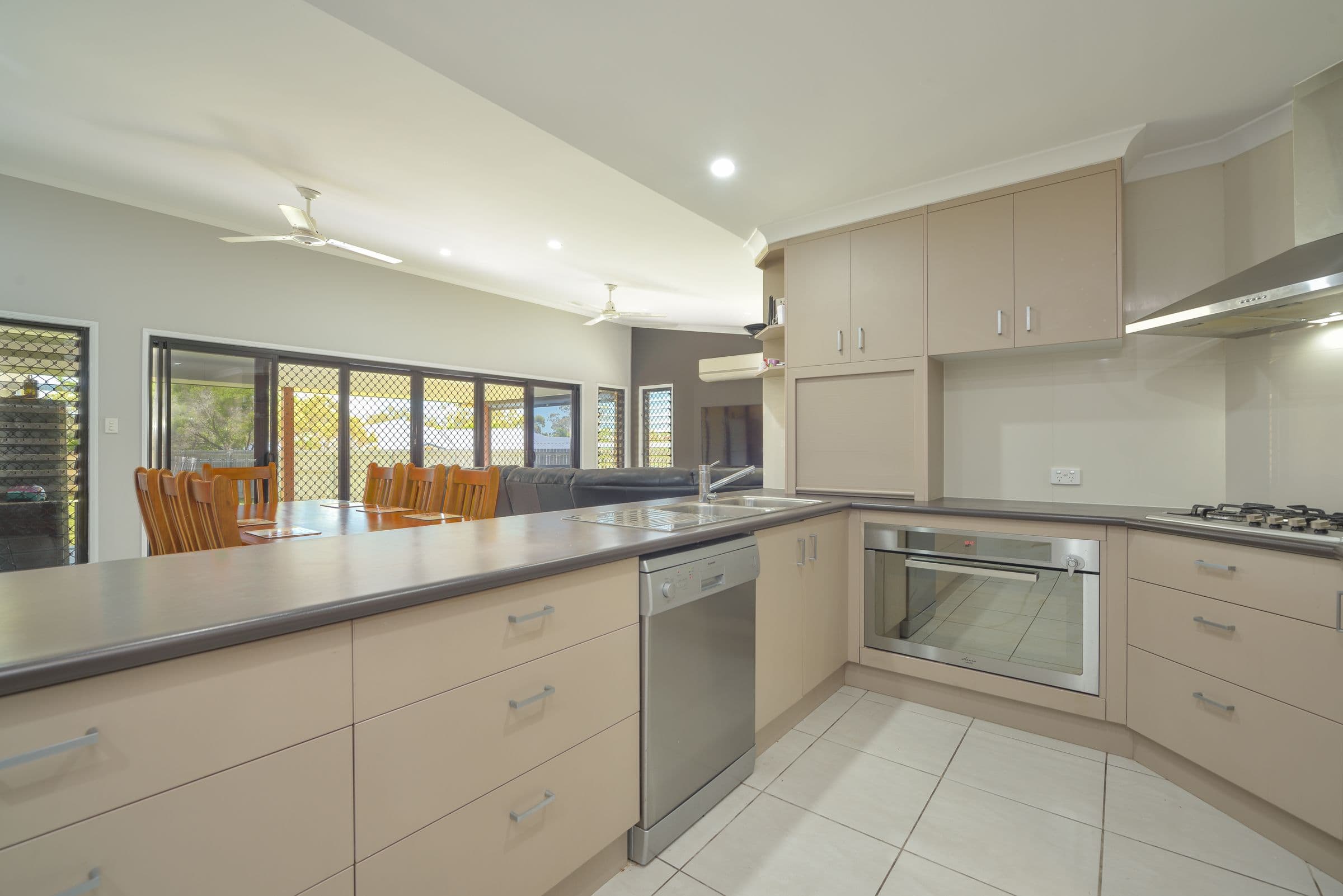 15 Victoria Avenue, Glen Eden QLD 4680, Glen Eden - Thumbnail 4