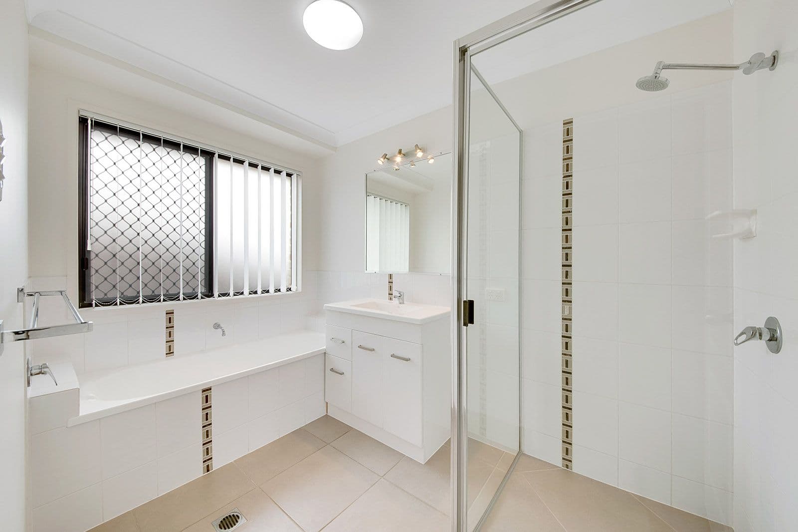 19 Leslie Street, Clinton QLD 4680, Clinton - Thumbnail 5