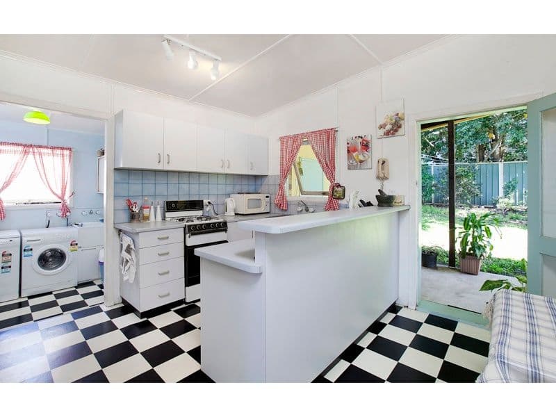 15 Leyton Street, GRANGE QLD 4051, Grange - Thumbnail 2