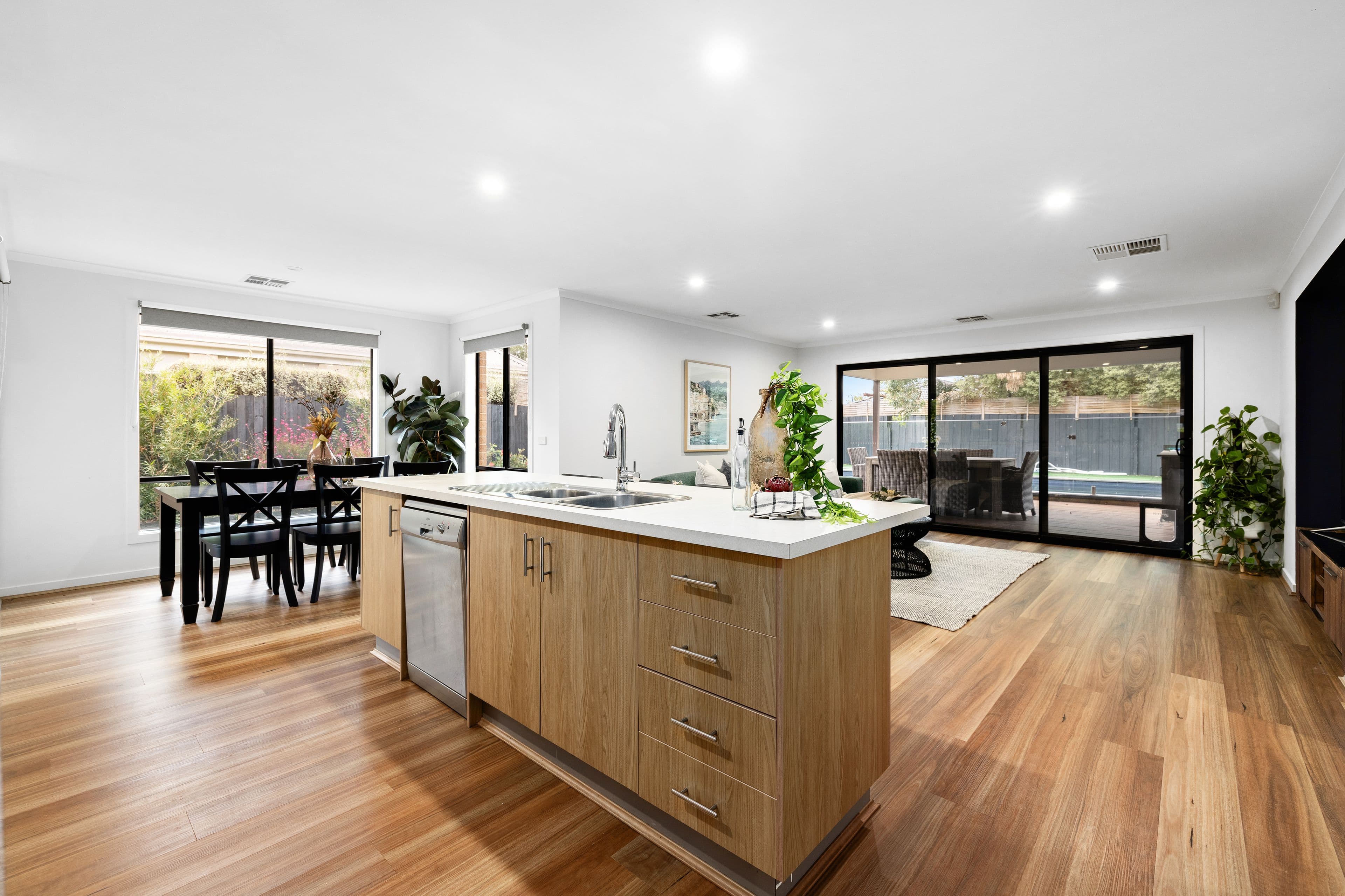 158 Webster Way, Pakenham VIC 3810, Pakenham - Thumbnail 5