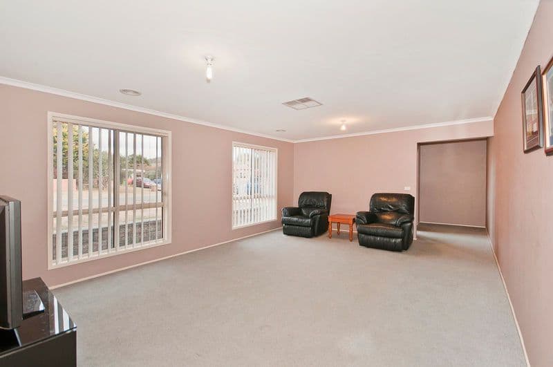 3 Ritchie Place, QUEANBEYAN WEST NSW 2620, Queanbeyan West - Thumbnail 4