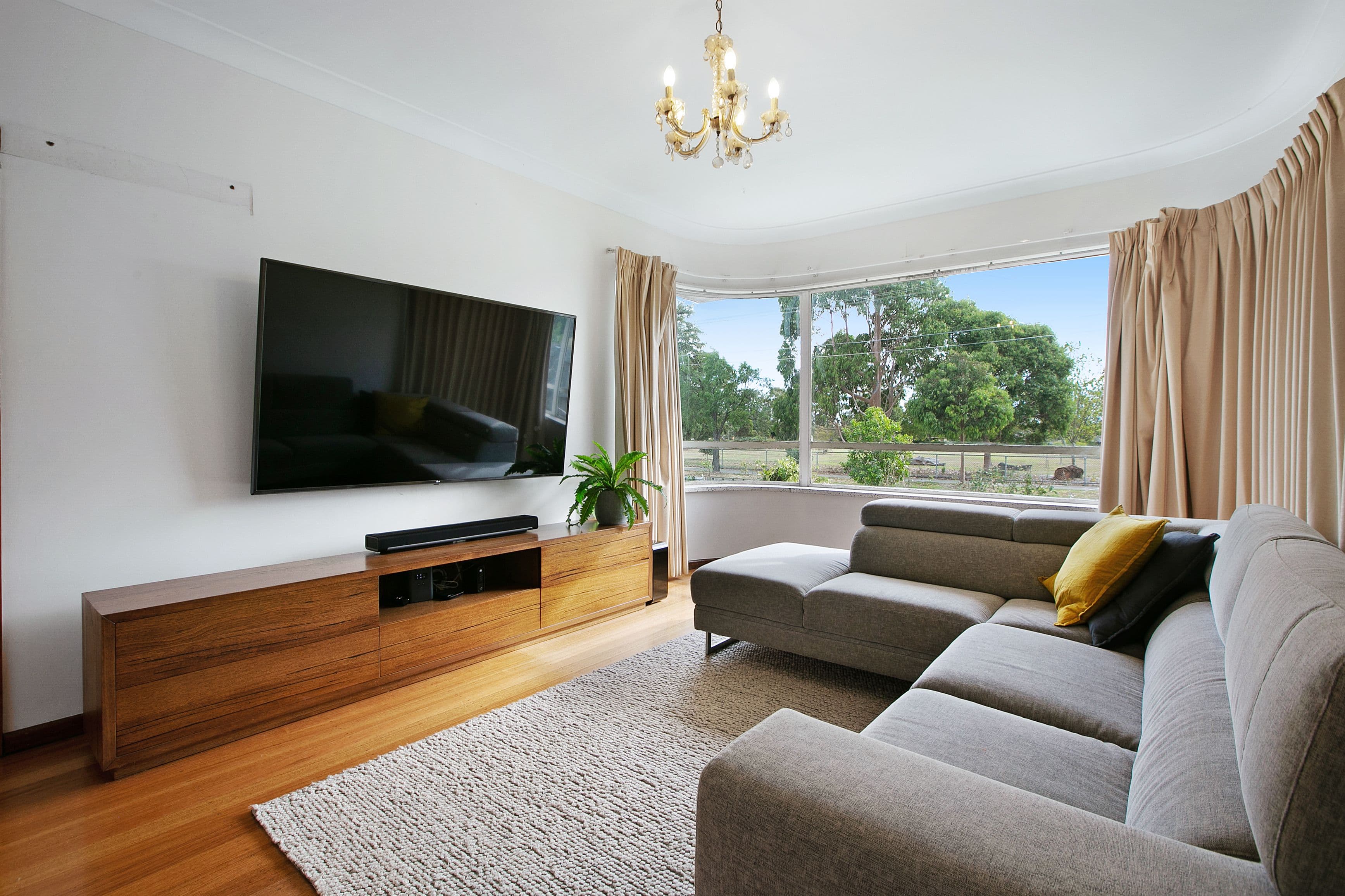 28 Tracey Street, Reservoir VIC 3073, Reservoir - Thumbnail 4
