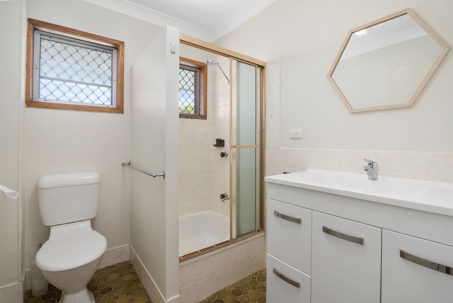 498 Coolangatta Road, Tugun QLD 4224, Tugun - Thumbnail 5