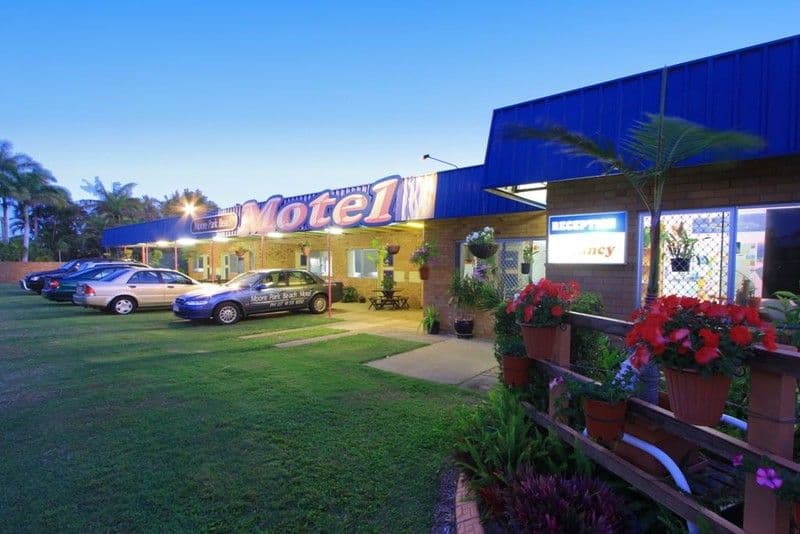 27 Club Avenue, MOORE PARK BEACH QLD 4670, Moore Park Beach - Image 1