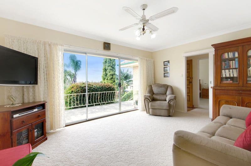 6 Carole Avenue, WOONONA NSW 2517, Woonona - Thumbnail 2
