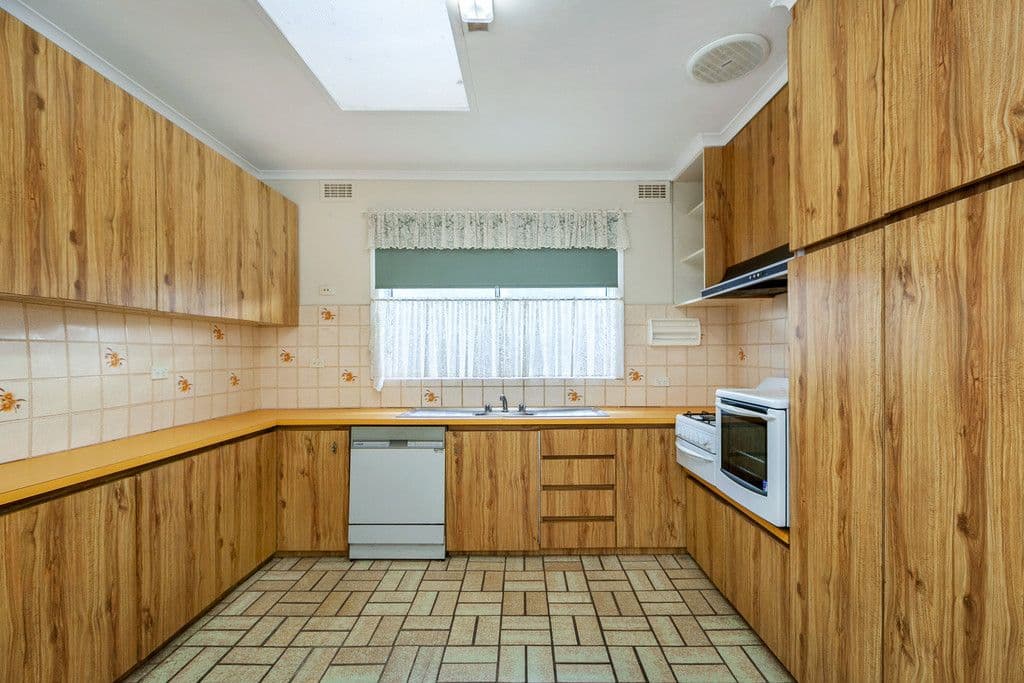 27  Falcon Road, MACLEOD VIC 3085, Macleod - Thumbnail 4