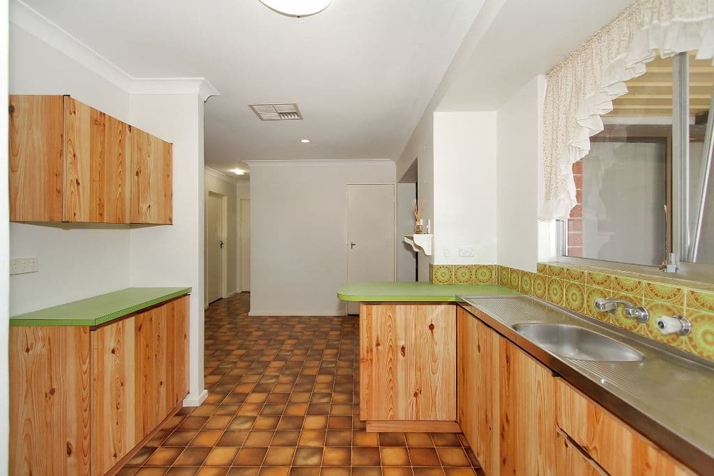 29 Prescott Drive, GOSNELLS WA 6110, Gosnells - Thumbnail 3
