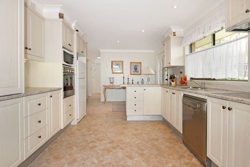 1  Jonathon Close, BATEAU BAY NSW 2261, Bateau Bay - Thumbnail 2