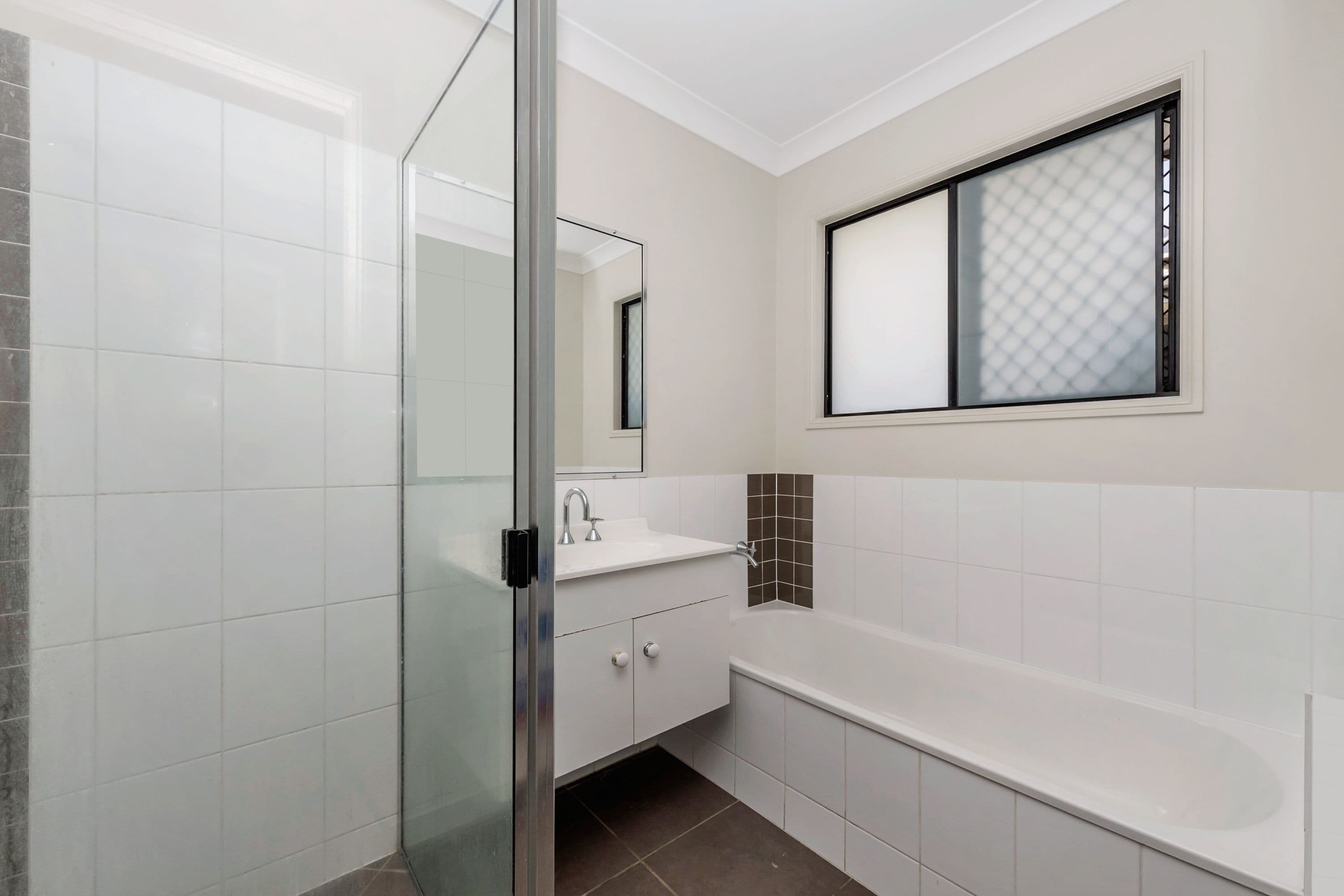 16 Peregrine Avenue, Kelso QLD 4815, Kelso - Thumbnail 6