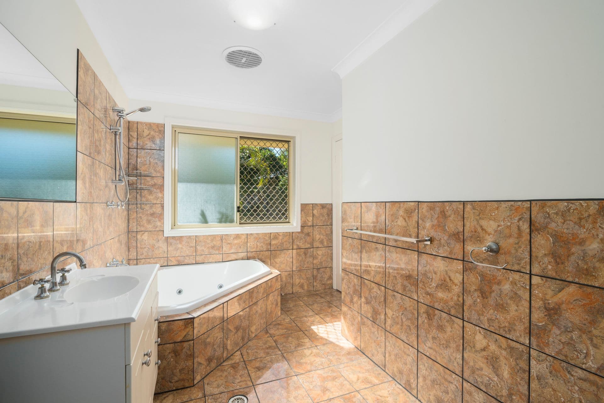 8 Pyrene Place, Tugun QLD 4224, Tugun - Thumbnail 5