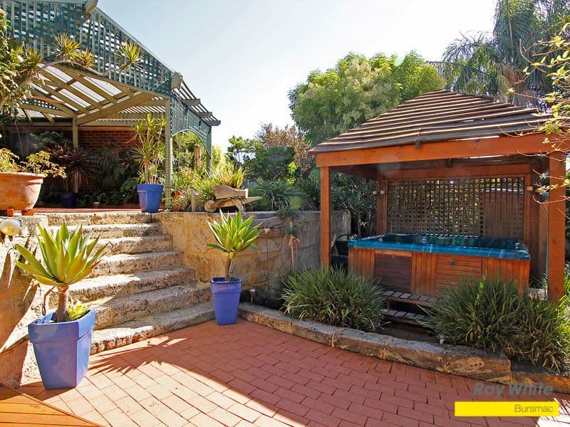 9 Mudlark Crescent, BALLAJURA WA 6066, Ballajura - Thumbnail 2