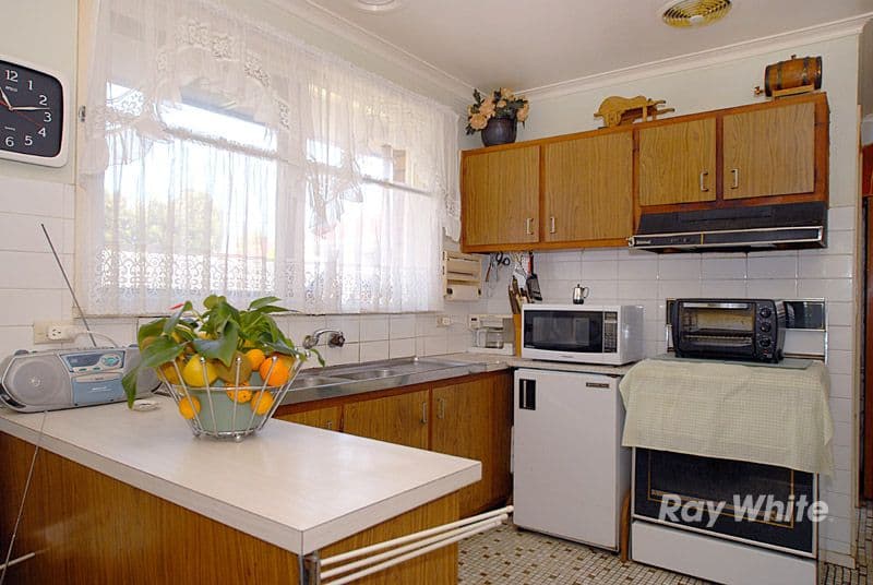 4 Deborah Court, NOBLE PARK VIC 3174, Noble Park - Thumbnail 2