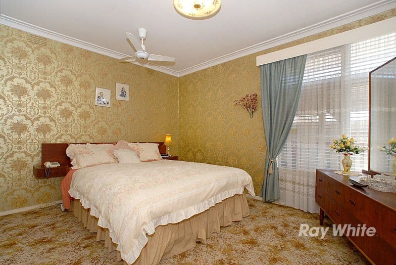 4 Deborah Court, NOBLE PARK VIC 3174, Noble Park - Thumbnail 8