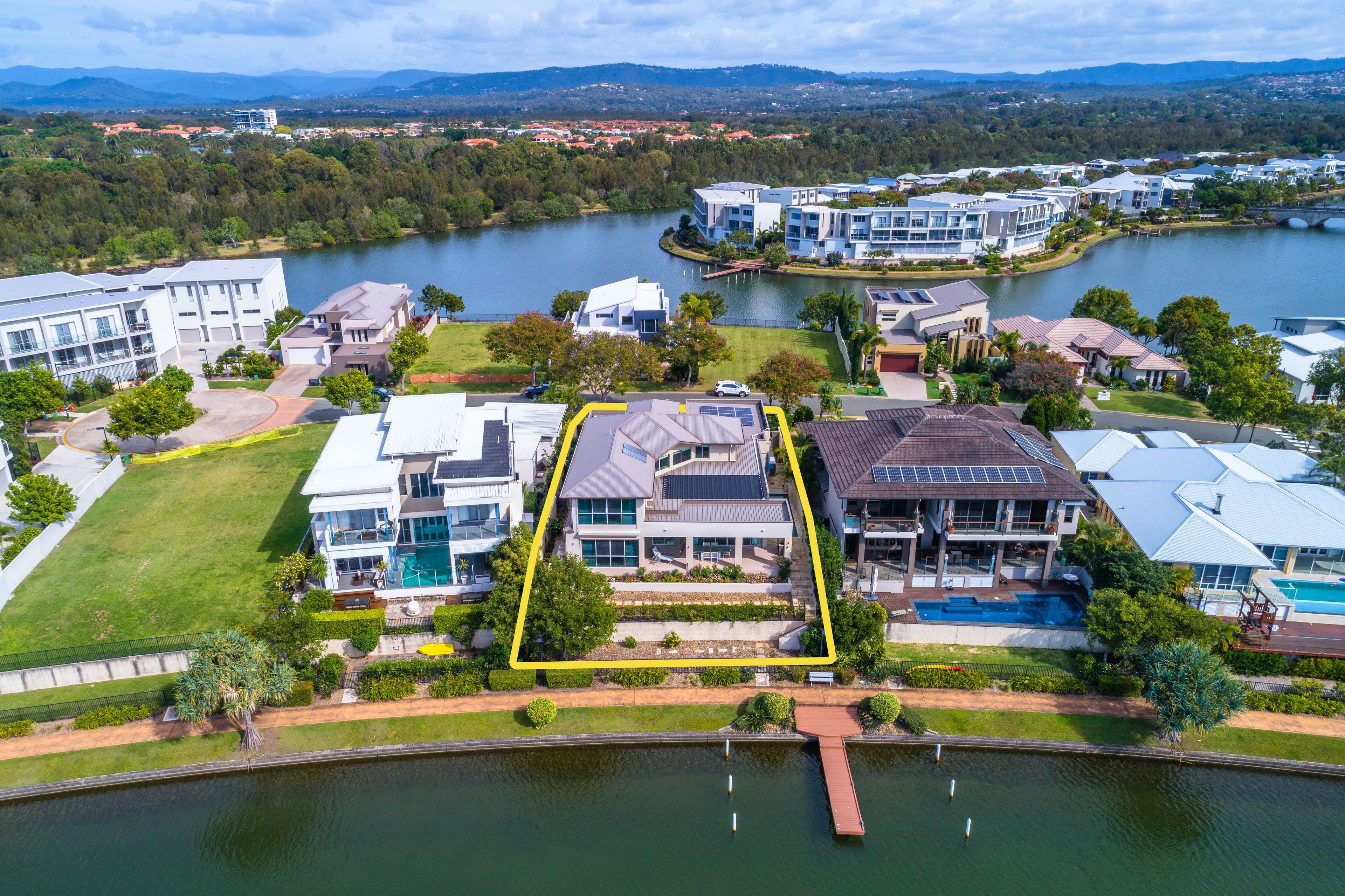 5069 Emerald Island Drive, Carrara QLD 4211, Carrara - Thumbnail 8