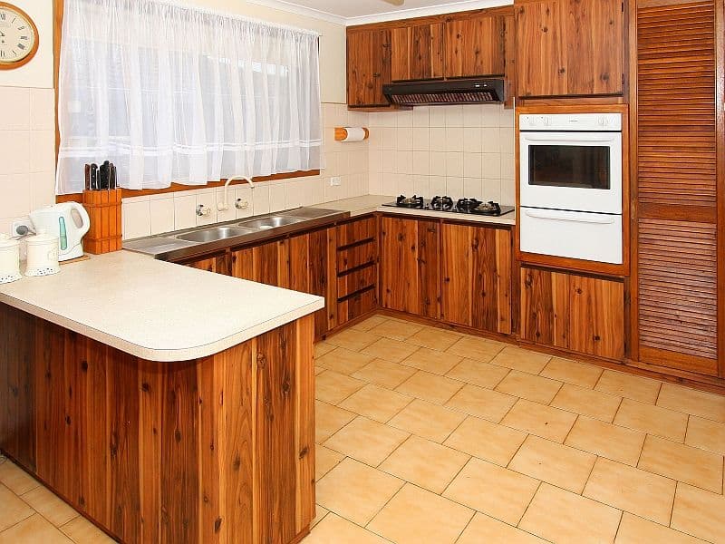 17 Strickland Avenue, MILL PARK VIC 3082, Mill Park - Thumbnail 2