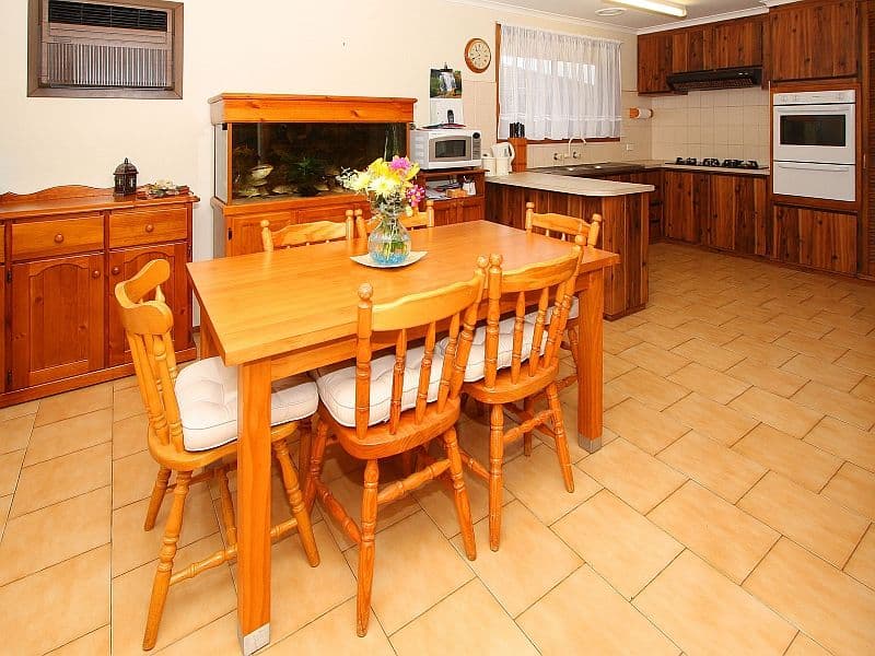 17 Strickland Avenue, MILL PARK VIC 3082, Mill Park - Thumbnail 3