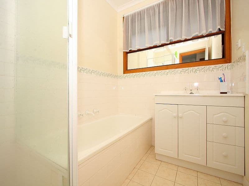 17 Strickland Avenue, MILL PARK VIC 3082, Mill Park - Thumbnail 7