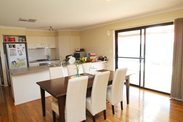 13 Tamblyn Street, Clare SA 5453, Clare - Thumbnail 3