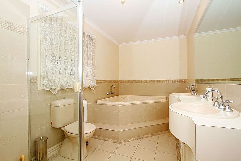 8 Ovington Court, MILL PARK VIC 3082, Mill Park - Thumbnail 7