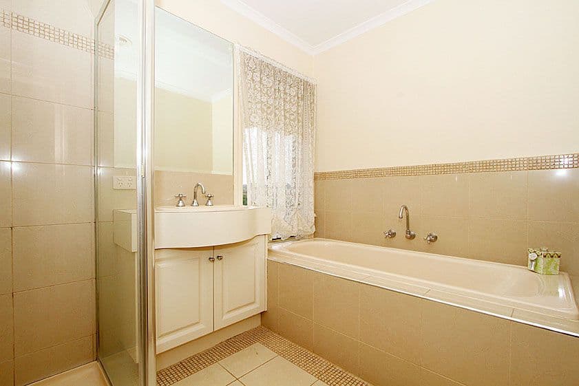 8 Ovington Court, MILL PARK VIC 3082, Mill Park - Thumbnail 8