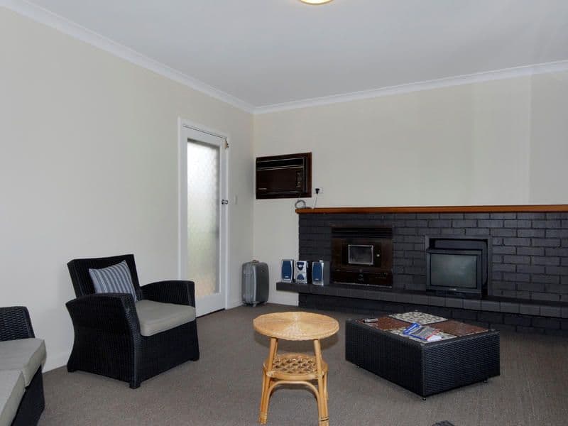 4 Carina Close, ROCKINGHAM WA 6168, Rockingham - Thumbnail 3