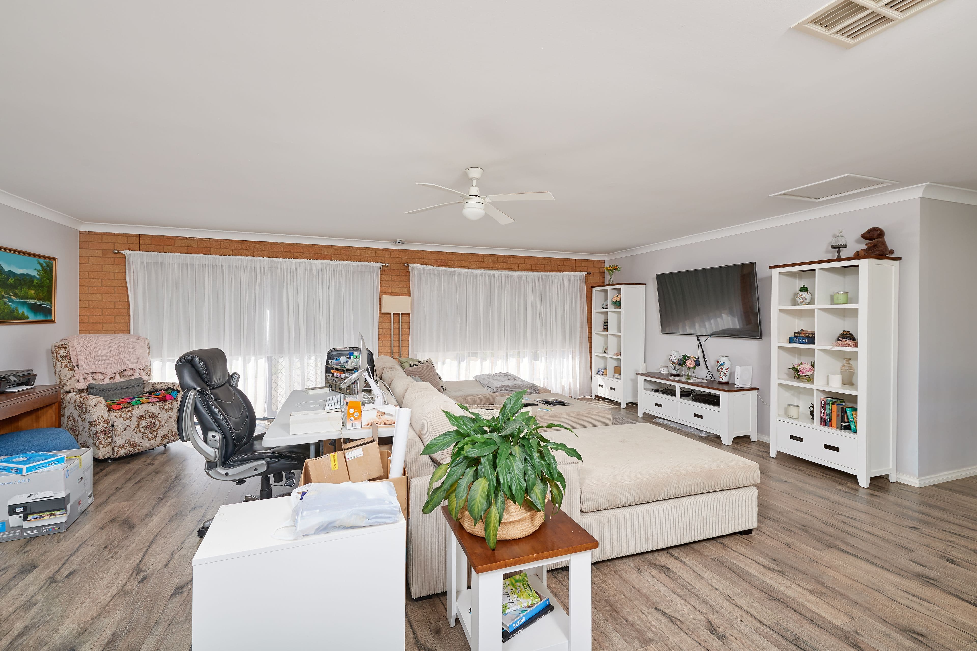 74 Lewis Street, Coolamon NSW 2701, Coolamon - Thumbnail 3