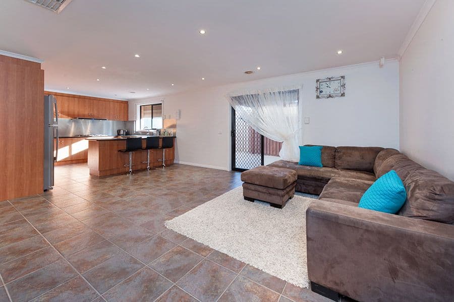 52 Statesman Avenue, Roxburgh Park VIC 3064, Roxburgh Park - Thumbnail 3
