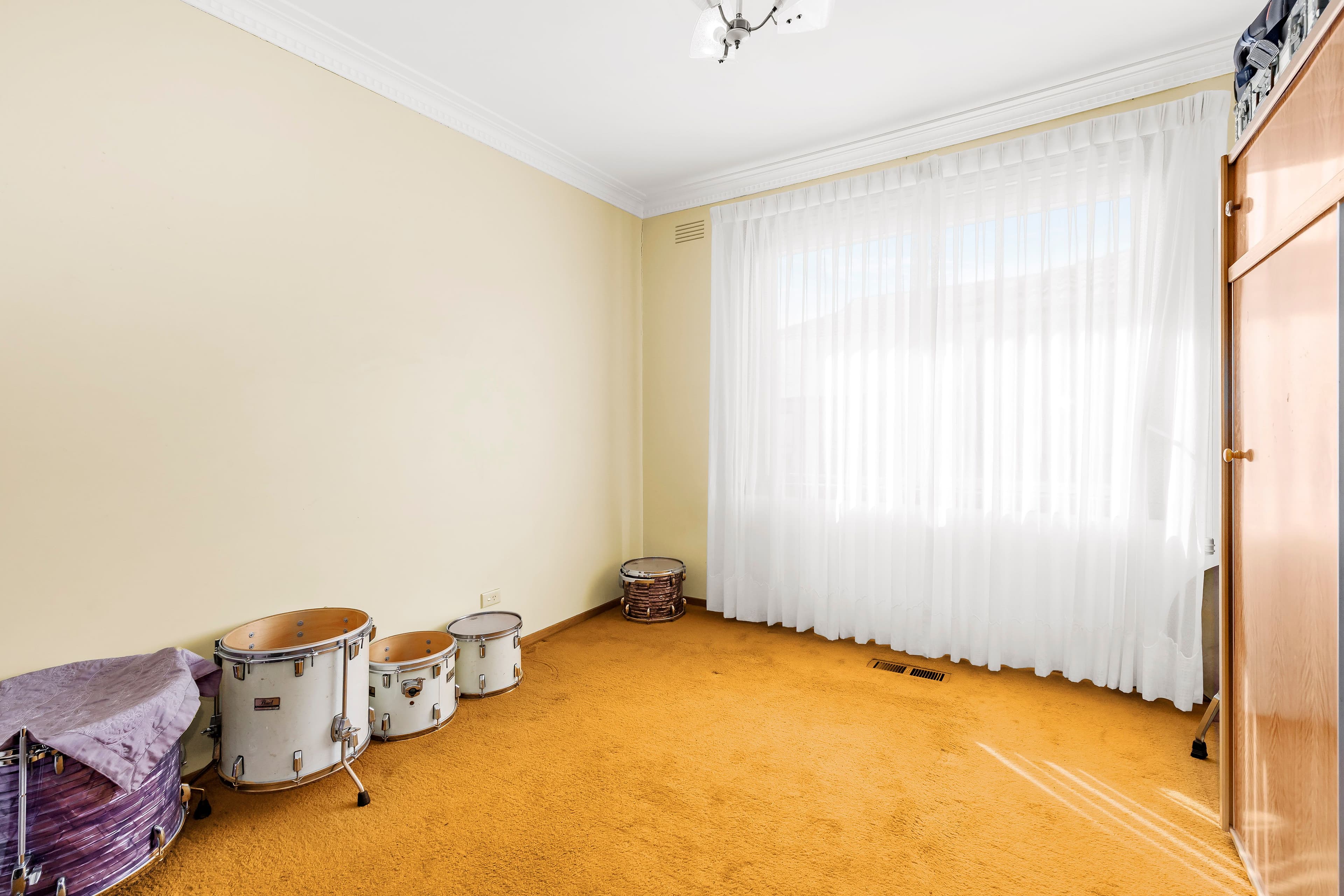 3 Robins Avenue, Reservoir VIC 3073, Reservoir - Thumbnail 6