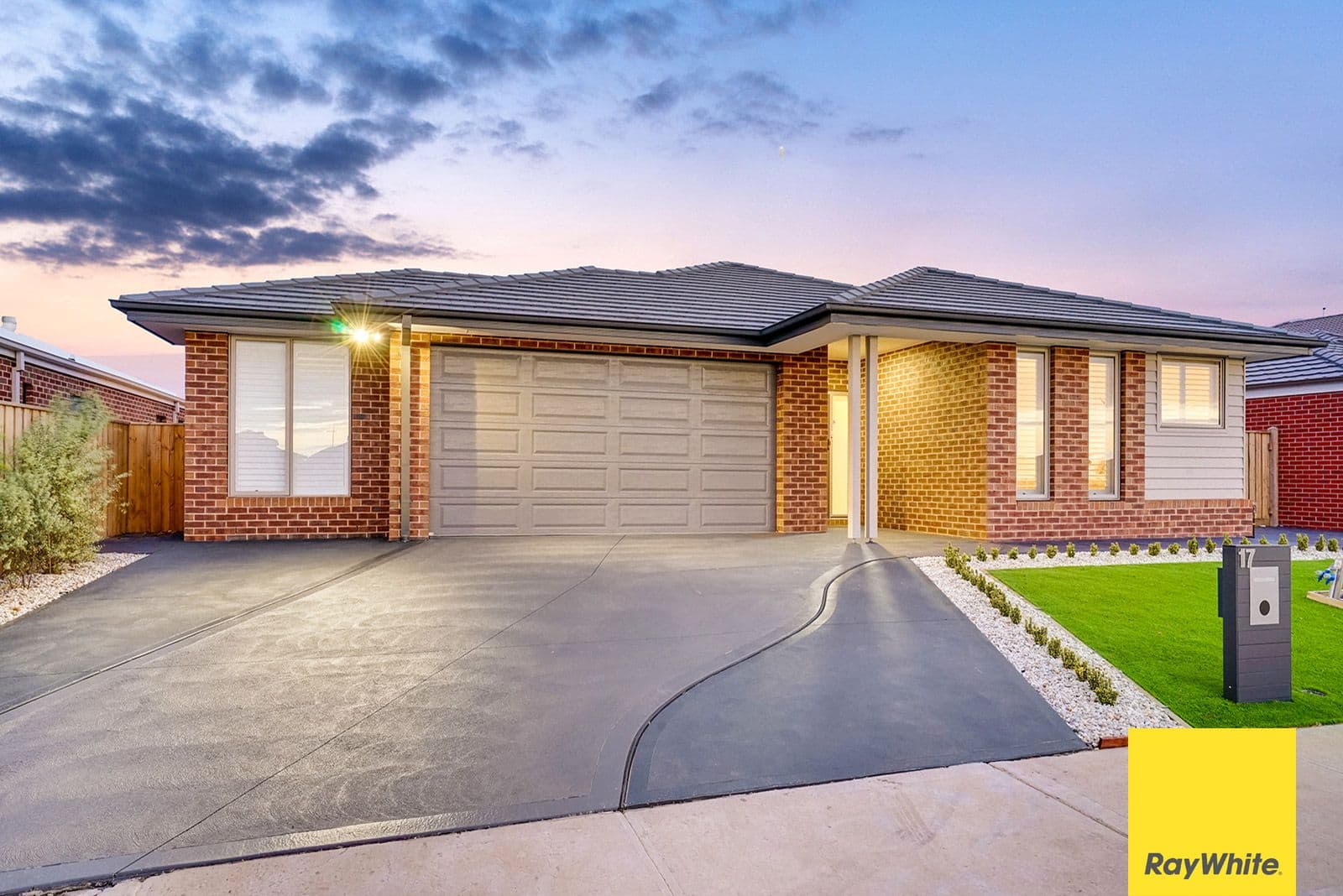17 Treeve Parkway, Werribee VIC 3030, Werribee - Thumbnail 2
