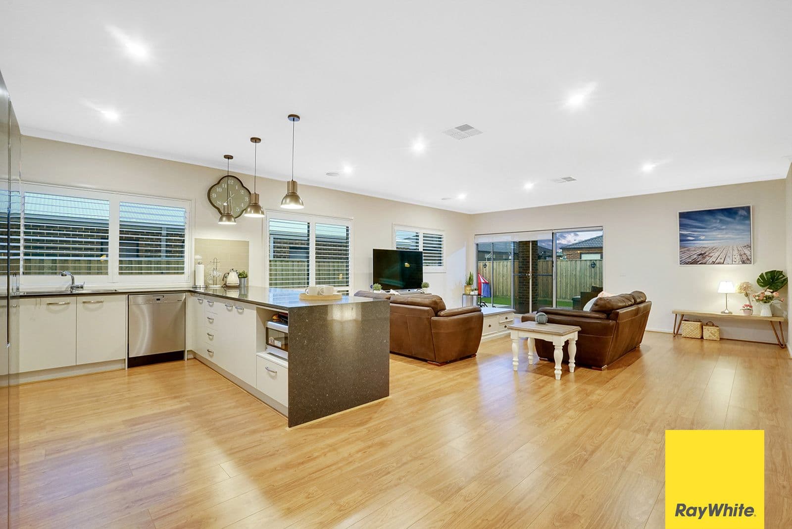 17 Treeve Parkway, Werribee VIC 3030, Werribee - Thumbnail 6