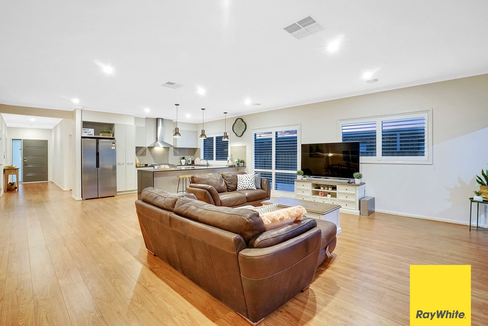 17 Treeve Parkway, Werribee VIC 3030, Werribee - Thumbnail 8