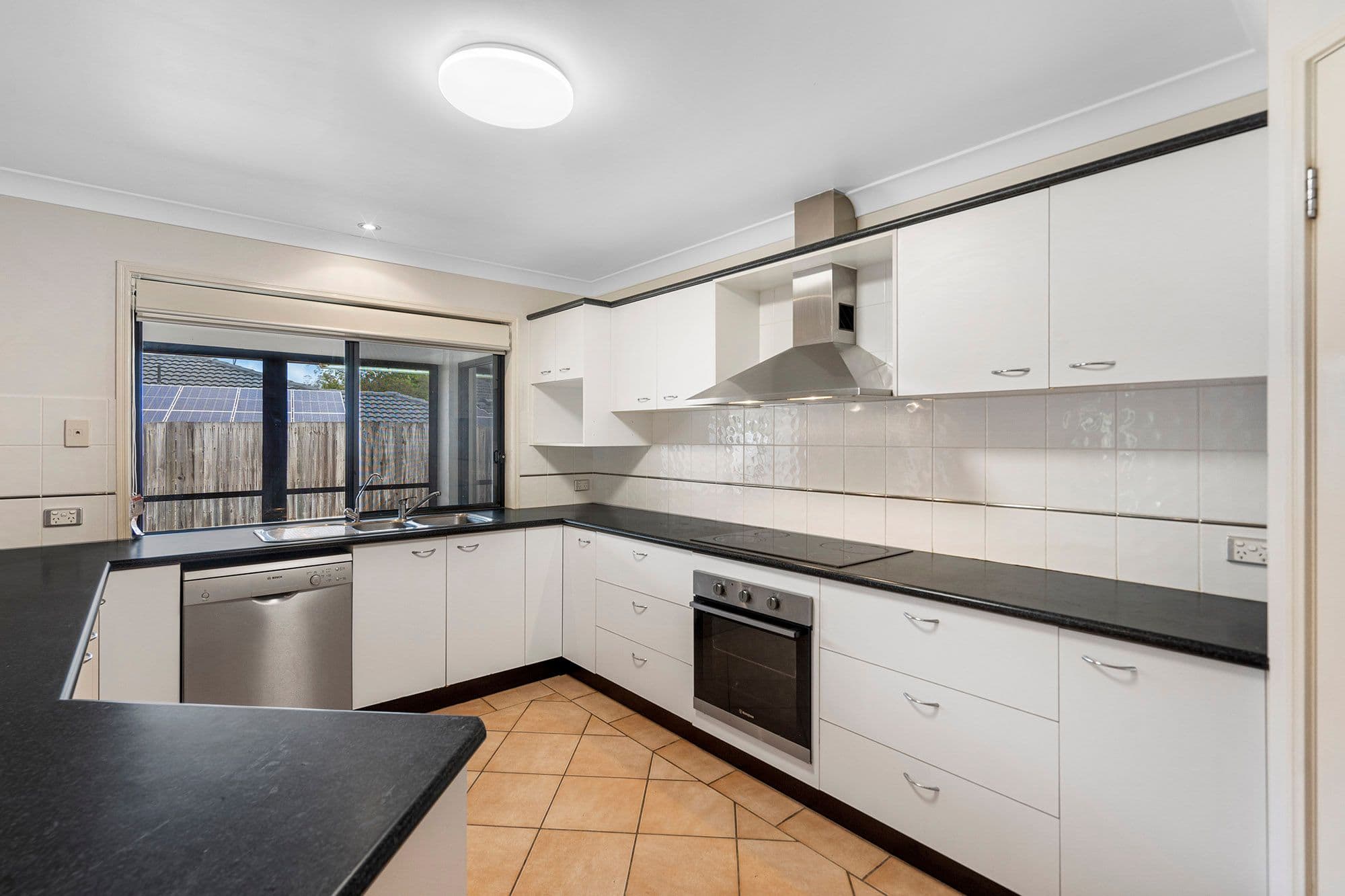 1 Mountain View Crescent, Mount Warren Park QLD 4207, Mount Warren Park - Thumbnail 6